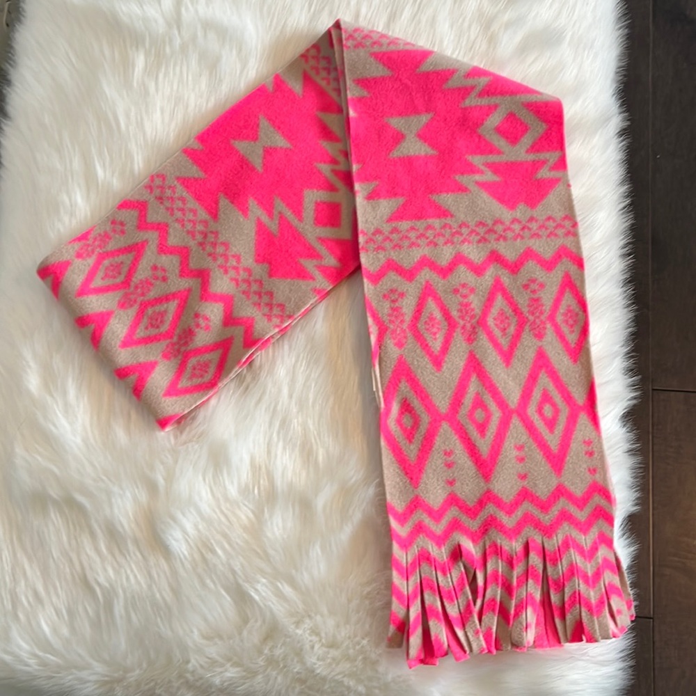 NWOT Old Navy Bright pink and Gray Fringe Aztec Design Fleece scarf